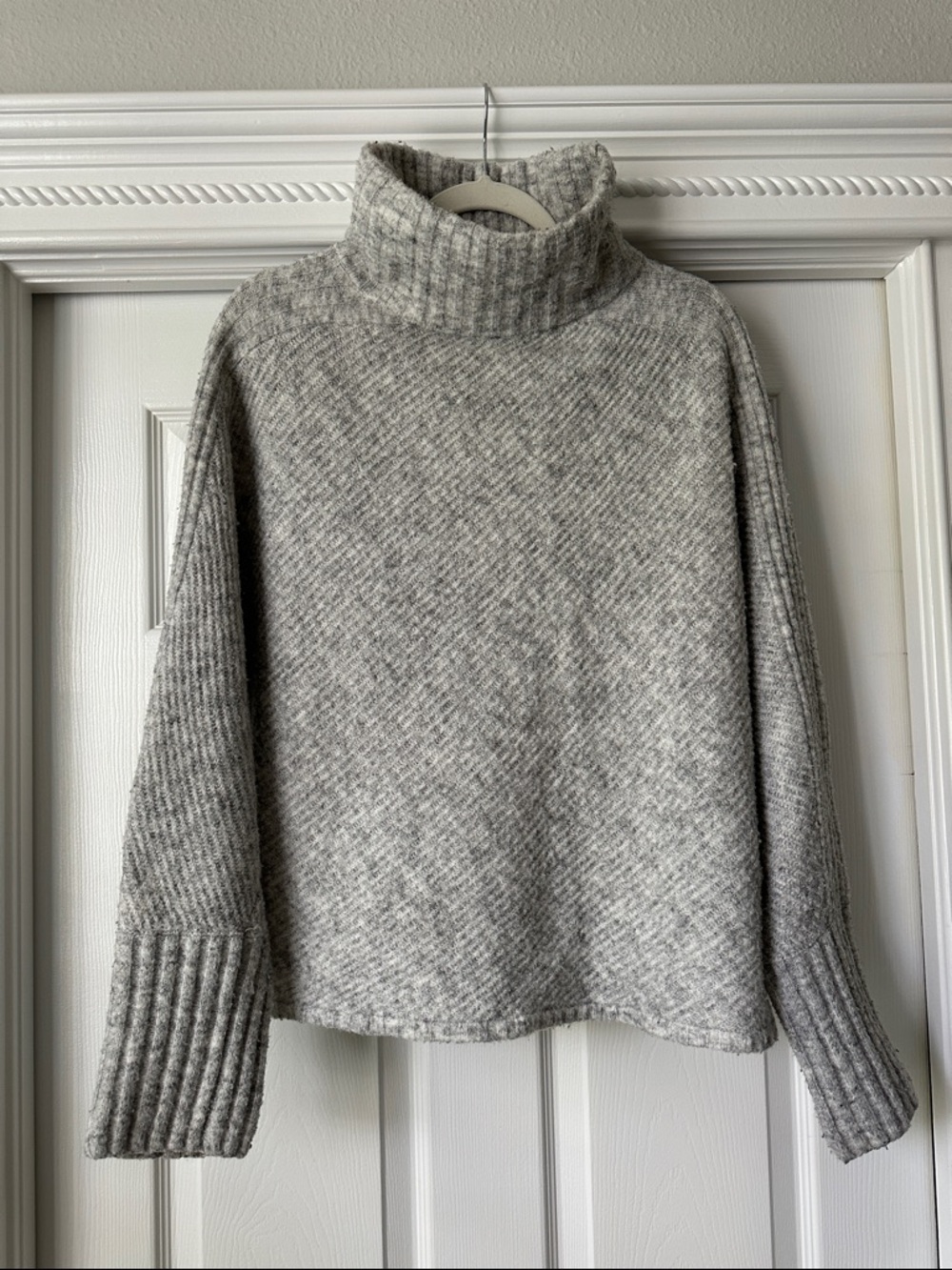 Max Studio Light Gray Ribbed Turtleneck Sweater